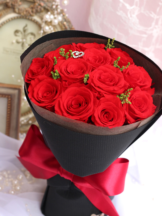 プロポーズ ボヌール レッド 12本のバラ花束 プリザーブドフラワー 送料無料 プリザーブドフラワーの通販は大阪の専門店フルールドゥマカロン