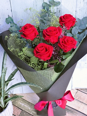 Go With レッド 赤バラ5本の花束プリザーブドフラワー 送料無料 プリザーブドフラワーの通販はフルールドゥマカロン