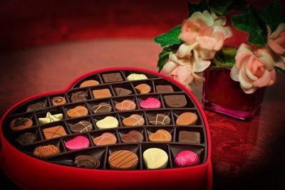 男性の本音 職場のバレンタインの義理チョコ 実は迷惑じゃないの プリザーブドフラワー専門通販サイトのフルールドゥマカロン